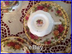 Royal Albert Old country roses tea and dinner set