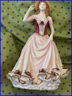 Royal Albert Porcelain Figure of the Year 2009 Old Country Roses Rose New withtag