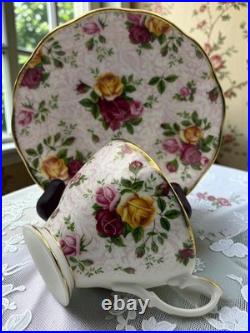 Royal Albert Vintage Old Country Roses Soft Pink Lace Teacups Set of 4 from 2002