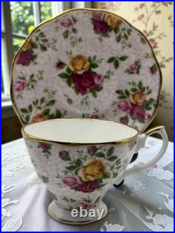 Royal Albert Vintage Old Country Roses Soft Pink Lace Teacups Set of 4 from 2002