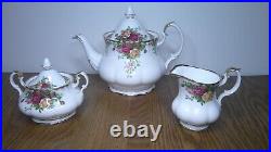 Royal Albert old country roses Tea pot, Sugar bowl & Creamer 3 piece set Z114