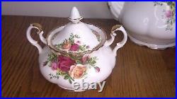 Royal Albert old country roses Tea pot, Sugar bowl & Creamer 3 piece set Z114