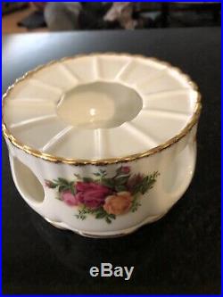 Royal Albert old country roses tea warmer bone china made in England new Rare