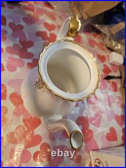 Royal Albert's Old Country Roses Bone China 1962 Vintage (102 pieces)