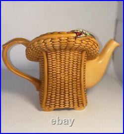 Royal Doulton Cardew Royal Albert Old Country Roses Wicker Chair Teapot