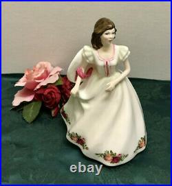 Royal Doulton Royal Albert Old Country Roses Pretty Ladies Figurine Annabelle