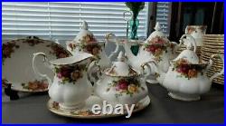 Royal albert old country rose Tea Set, 4 cup and saucers, and small tray