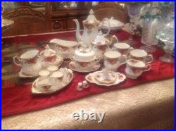 Royal albert old country rose over 20 pieces assortment
