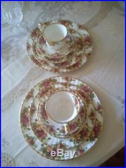 Royal albert old country roses made in england 1962 40-Piece Dinnerware Set for8