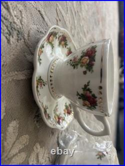 Royal albert old country roses tea set 4 Cups 4 Saucers