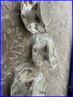Royal albert old country roses tea set 4 Cups 4 Saucers