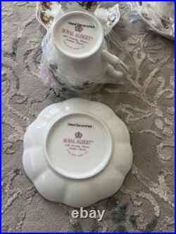 Royal albert old country roses tea set 4 Cups 4 Saucers