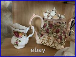 Royal albert old country roses teapot