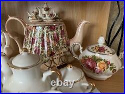 Royal albert old country roses teapot
