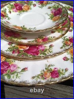 SERVICE 8 Royal Albert's Old Country Roses 40pc DISH SET Timeless Elegance NEW