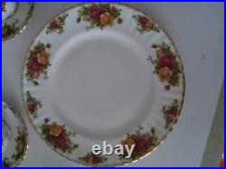 SETTING FOR 4 Royal Albert Fine Bone China OLD Country Roses ENGLAND NEW
