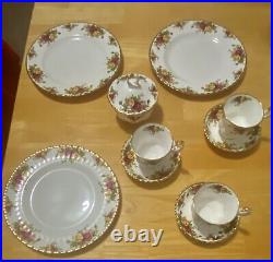 Service for 3 Old Country Roses Royal Albert Bone China England 1962