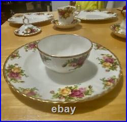 Service for 3 Old Country Roses Royal Albert Bone China England 1962