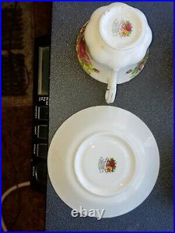 Set of 4 Royal albert old country roses Cups saucers