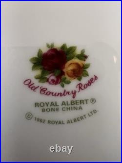 Set of 5-Royal Albert Old Country Roses Fluted Dinner Plates, 10 3/8