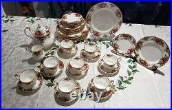 Set of 8 Dinnerware Royal ALBERT Old Country Rose with teapot and creamer