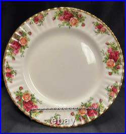 Set of 8 Royal Albert Old Country Roses 10.5 Dinner Plates with Gold Trim
