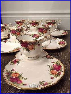 Set of 8 Royal Albert Tea Cups & Buffet Plates 1962 Old Country Roses Pattern