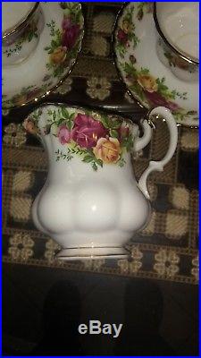 T3-Piece Old Country Roses Teapot Set by Royal Albert, IOLCOR13153