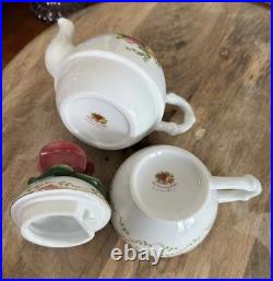 Tea For One Cup Set & Teapot Royal Albert Old Country Roses 28831-433 1962