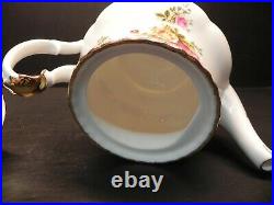Tea Pot & Lid Old Country Roses by ROYAL ALBERT 5 cups New withLabels attached