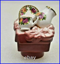 Teapot OLD COUNTRY ROSES CHAIR Made in England Royal Albert