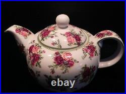 Teapot Old Country Roses Cream (Green Trim) by ROYAL ALBERT Artist signed Teapot Old Country Roses Cream (Green Trim) by ROYAL ALBERT Artist signed