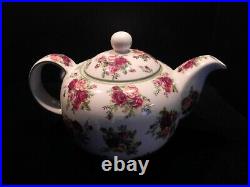Teapot Old Country Roses Cream (Green Trim) by ROYAL ALBERT Artist signed Teapot Old Country Roses Cream (Green Trim) by ROYAL ALBERT Artist signed