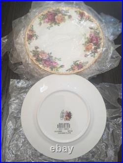 UNUSED IN ORIGINAL PLASTIC Vintage Royal Albert Old Country Roses 62-Pc Dinner