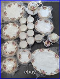 UNUSED IN ORIGINAL PLASTIC Vintage Royal Albert Old Country Roses 62-Pc Dinner