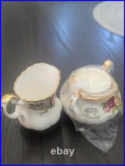UNUSED IN ORIGINAL PLASTIC Vintage Royal Albert Old Country Roses 62-Pc Dinner