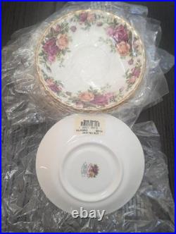 UNUSED IN ORIGINAL PLASTIC Vintage Royal Albert Old Country Roses 62-Pc Dinner