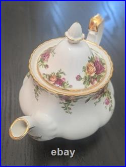 UNUSED IN ORIGINAL PLASTIC Vintage Royal Albert Old Country Roses 62-Pc Dinner