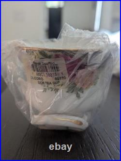 UNUSED IN ORIGINAL PLASTIC Vintage Royal Albert Old Country Roses 62-Pc Dinner