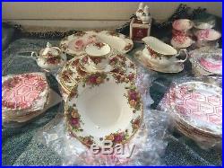 UNUSED Royal Albert Old Country Roses 1962 8 place setting, 55 Pieces