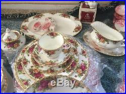 UNUSED Royal Albert Old Country Roses 1962 8 place setting, 55 Pieces
