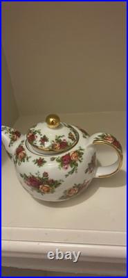 VTG Royal Albert OLD COUNTRY ROSES Bone China Classic TEAPOT Gold Trim VTG Royal Albert OLD COUNTRY ROSES Bone China Classic TEAPOT Gold Trim