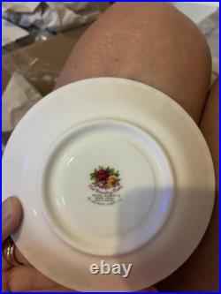 VTG Royal Albert OLD COUNTRY ROSES Bone China Classic TEAPOT Gold Trim