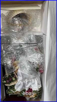 VTG Royal Albert Old Country Rose Porcelain Doll Rosie English Flower 4905/5000