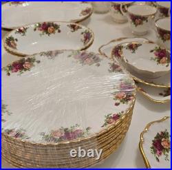 VTG Royal Albert Old Country Roses Bone China Dinner Set England 1962, 87 pieces