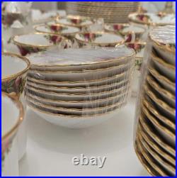 VTG Royal Albert Old Country Roses Bone China Dinner Set England 1962, 87 pieces