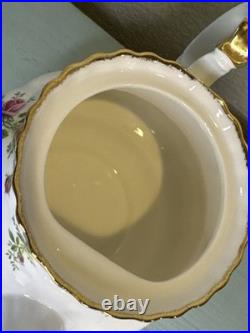 Vintage 1962 Royal Albert Old Country Roses TEAPOT Bone China England 3.5 Cups