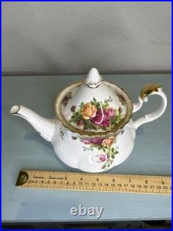 Vintage 1962 Royal Albert Old Country Roses TEAPOT Bone China England 3.5 Cups