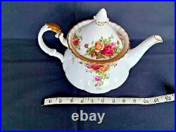 Vintage 1962 Royal Albert Old Country Roses Tea Pot Bone China Made in England