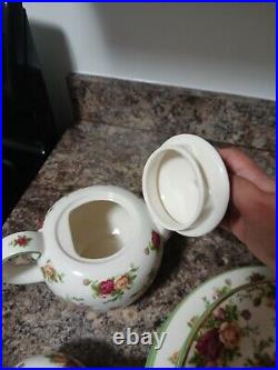 Vintage 1999 Royal Alberts Old Country Roses-17 Piece Set dinnerware